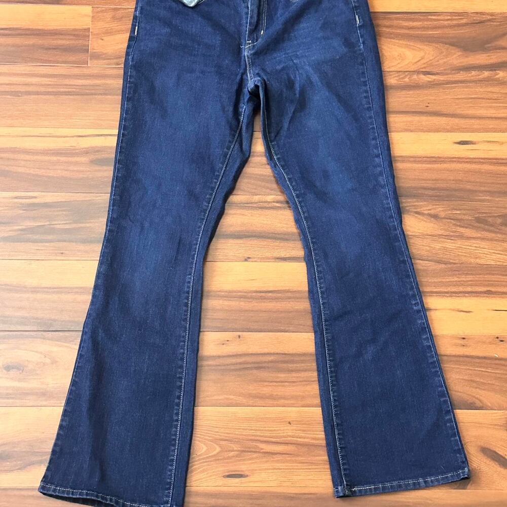 Signature levis mid rise bootcut